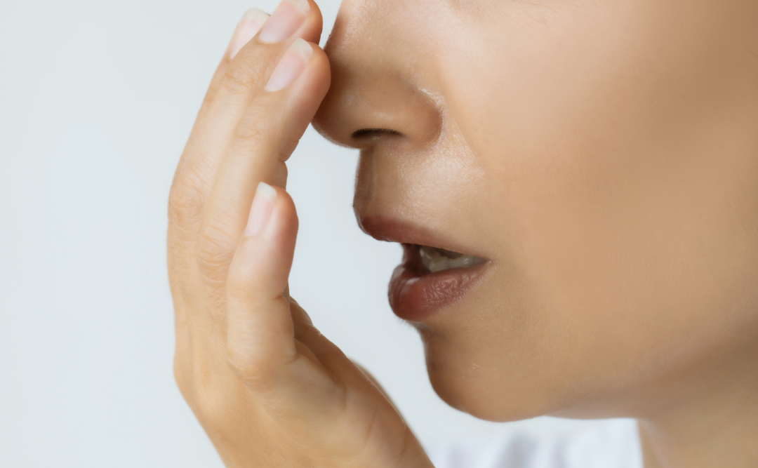 口臭が気になる人｜ムクノキ歯科