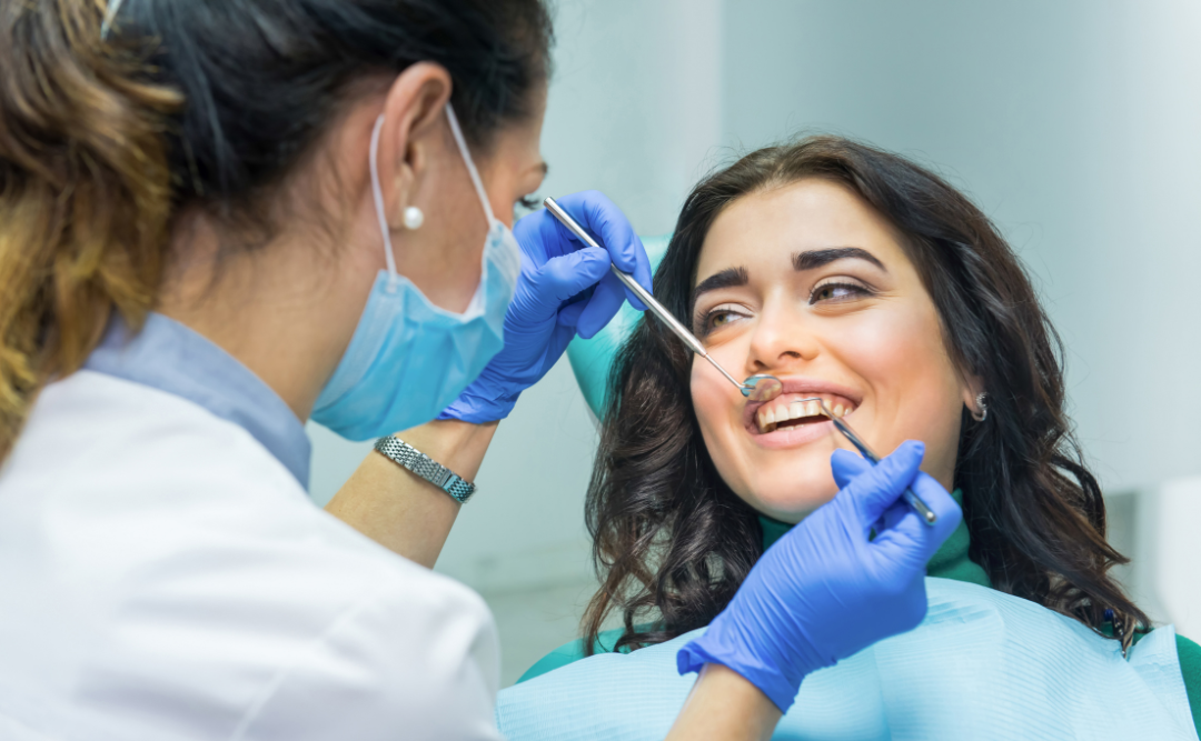 歯医者を受診する女性｜ムクノキ歯科